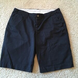 Old Navy Bermuda shorts women’s size 6
